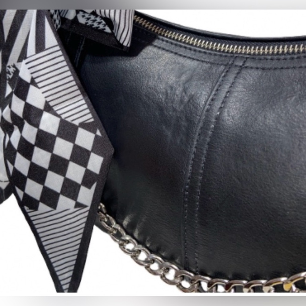 Coach Black Leather Shoulder Bag with Chain and Bow, great condition/like new - Picture 6 of 7